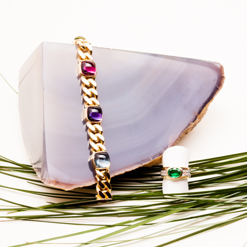 Armband mit feinen Farbsteinen